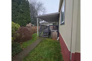 7858 SE King Rd, Milwaukie, OR 97222 - Photo 5