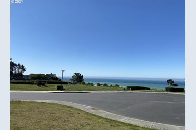 Sea Court Ln #3, Brookings, OR 97415 - Photo 1