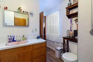 11 S Thielsen St, Echo, OR 97826 - Photo 13