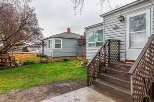 11 S Thielsen St, Echo, OR 97826 - Photo 3