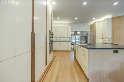 1564 Regency Dr, Eugene, OR 97401 - Photo 21