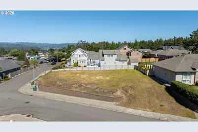 2115 Garfield St, North Bend, OR 97459 - Photo 5