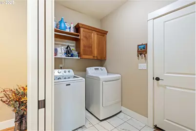 895 Valley Vista St, Sutherlin, OR 97479 - Photo 27