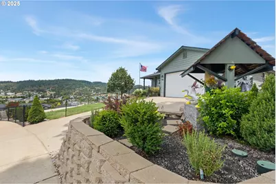 895 Valley Vista St, Sutherlin, OR 97479 - Photo 37