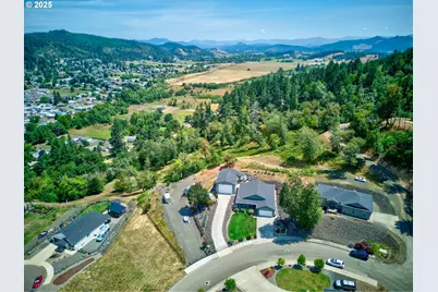 895 Valley Vista St, Sutherlin, OR 97479 - Photo 47