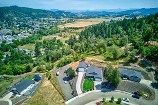 895 Valley Vista St, Sutherlin, OR 97479 - Photo 47