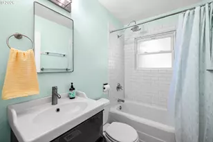 4015 SE Lexington St, Portland, OR 97202 - Photo 11