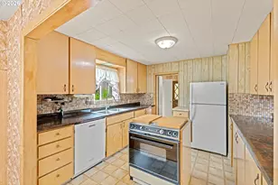 11333 NE Morris St, Portland, OR 97220 - Photo 7