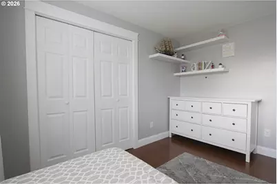 14225 SE Center St, Portland, OR 97236 - Photo 13