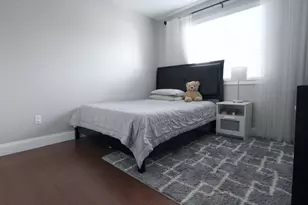 14225 SE Center St, Portland, OR 97236 - Photo 11