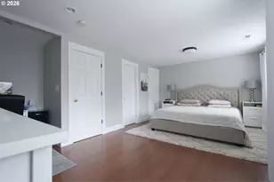 14225 SE Center St, Portland, OR 97236 - Photo 17