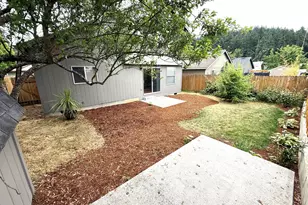 14225 SE Center St, Portland, OR 97236 - Photo 23