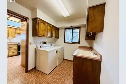 825 Brookhaven Dr #B, Brookings, OR 97415 - Photo 11
