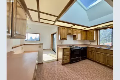 825 Brookhaven Dr #B, Brookings, OR 97415 - Photo 9