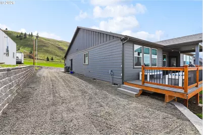 2549 E 18th St, The Dalles, OR 97058 - Photo 39