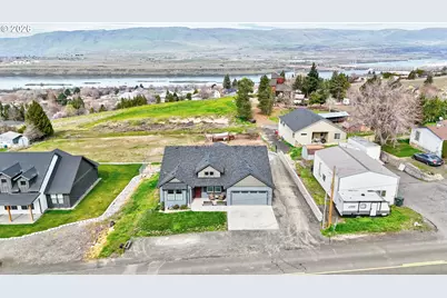 2549 E 18th St, The Dalles, OR 97058 - Photo 3