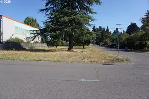 14824 SE Kellogg Ave, Milwaukie, OR 97267 - Photo 1