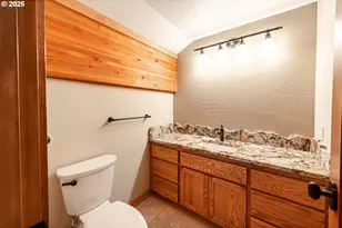 40365 Tonga Ln, Springfield, OR 97478 - Photo 47