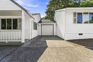 15310 SE Stark St, Portland, OR 97233 - Photo 25