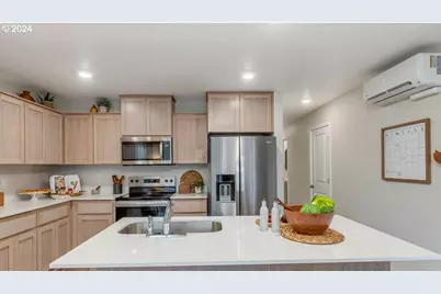 6130 SE 16th St, Gresham, OR 97080 - Photo 7