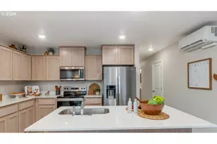 6130 SE 16th St, Gresham, OR 97080 - Photo 7