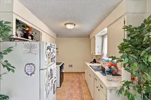 423 7th Ave, Coos Bay, OR 97420 - Photo 25