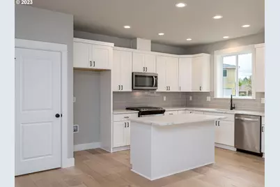 336 Sunday Dr, Creswell, OR 97426 - Photo 9