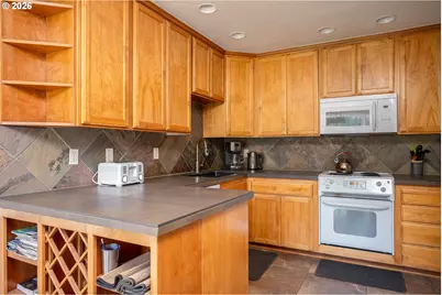 68651 E Bowmans Cir #102A, Welches, OR 97067 - Photo 9