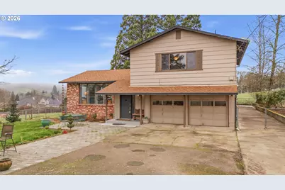 270 Glenwood Ct, Roseburg, OR 97471 - Photo 1