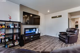 2932 V St, Springfield, OR 97477 - Photo 13