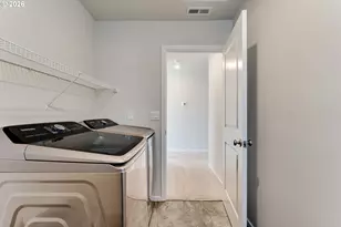 2932 V St, Springfield, OR 97477 - Photo 31