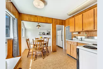 337 6th Ave, Seaside, OR 97138 - Photo 13
