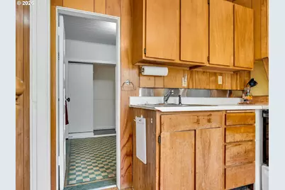 337 6th Ave, Seaside, OR 97138 - Photo 17
