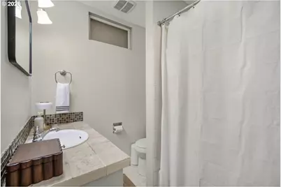 7927 N Edison St, Portland, OR 97203 - Photo 15