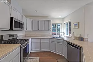 8932 SW 149th Pl, Beaverton, OR 97007 - Photo 17