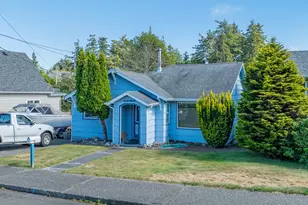 1449 Myrtle Ave, Coos Bay, OR 97420 - Photo 3