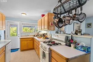 1449 Myrtle Ave, Coos Bay, OR 97420 - Photo 13