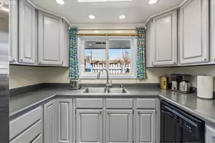 2956 Willakenzie Rd, Eugene, OR 97401 - Photo 9