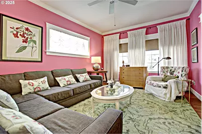 4831 N Vanderbilt St, Portland, OR 97203 - Photo 9