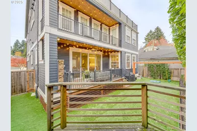 2416 NE Regents Dr, Portland, OR 97212 - Photo 25