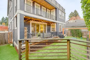 2416 NE Regents Dr, Portland, OR 97212 - Photo 25