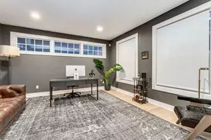 2416 NE Regents Dr, Portland, OR 97212 - Photo 9