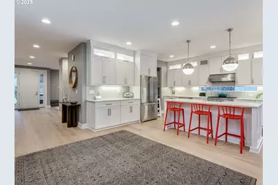 2416 NE Regents Dr, Portland, OR 97212 - Photo 17