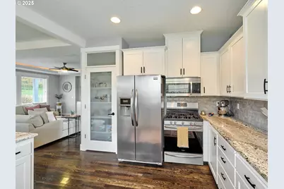 1709 Bartlett Hill Dr, Salem, OR 97304 - Photo 17