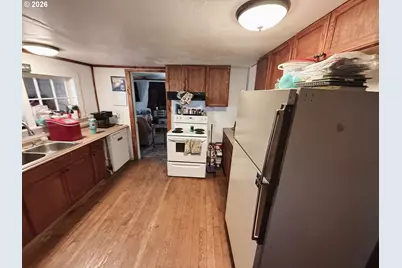 827 E 11th St, Coquille, OR 97423 - Photo 25