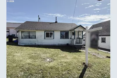 827 E 11th St, Coquille, OR 97423 - Photo 1