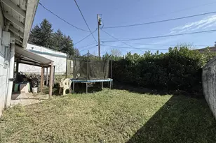 827 E 11th St, Coquille, OR 97423 - Photo 9