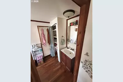 827 E 11th St, Coquille, OR 97423 - Photo 35