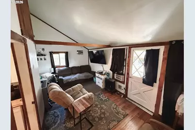 827 E 11th St, Coquille, OR 97423 - Photo 31