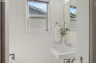2146 Birchwood Ave, Eugene, OR 97401 - Photo 29